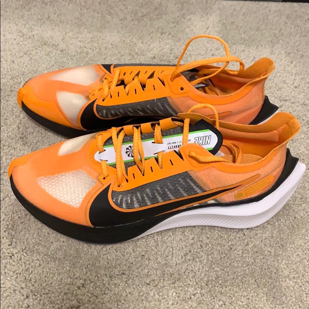 Nike Zoom Gravity. US MENS 10